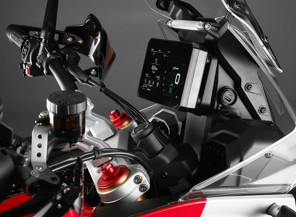 mv agusta présente la nouvelle enduro veloce 2026 et fait battre le coeur des aventuriers avec plus d’équipement et deux nouvelles couleurs 47