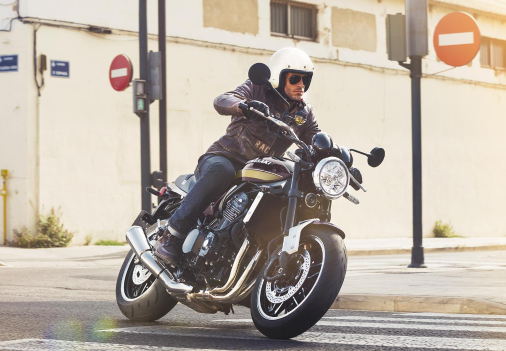 on ne s'y attendait pas la z900rs 2026 signe le grand come back du style néo rétro chez kawasaki 11