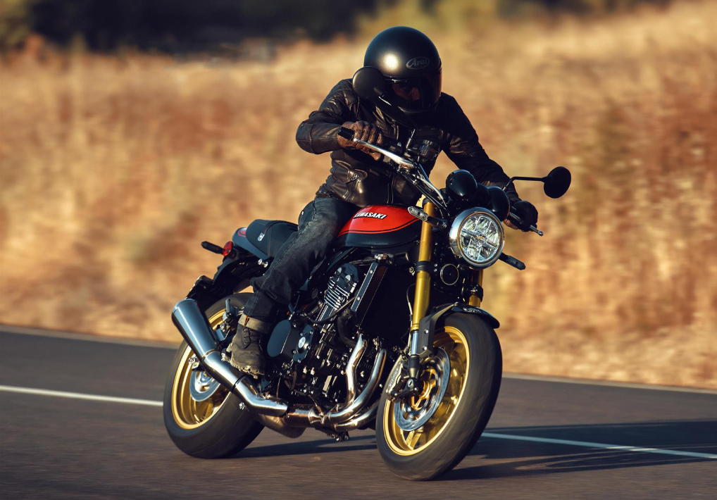 on ne s'y attendait pas la z900rs 2026 signe le grand come back du style néo rétro chez kawasaki 6