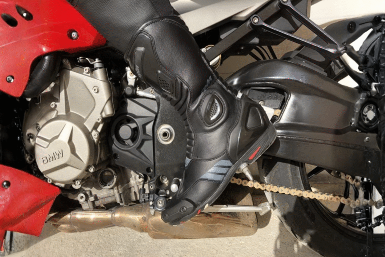 personne ne le sait mais le levier à droite pour passer les vitesses des motos est une invention qui ne vient pas d'occident mais du japon