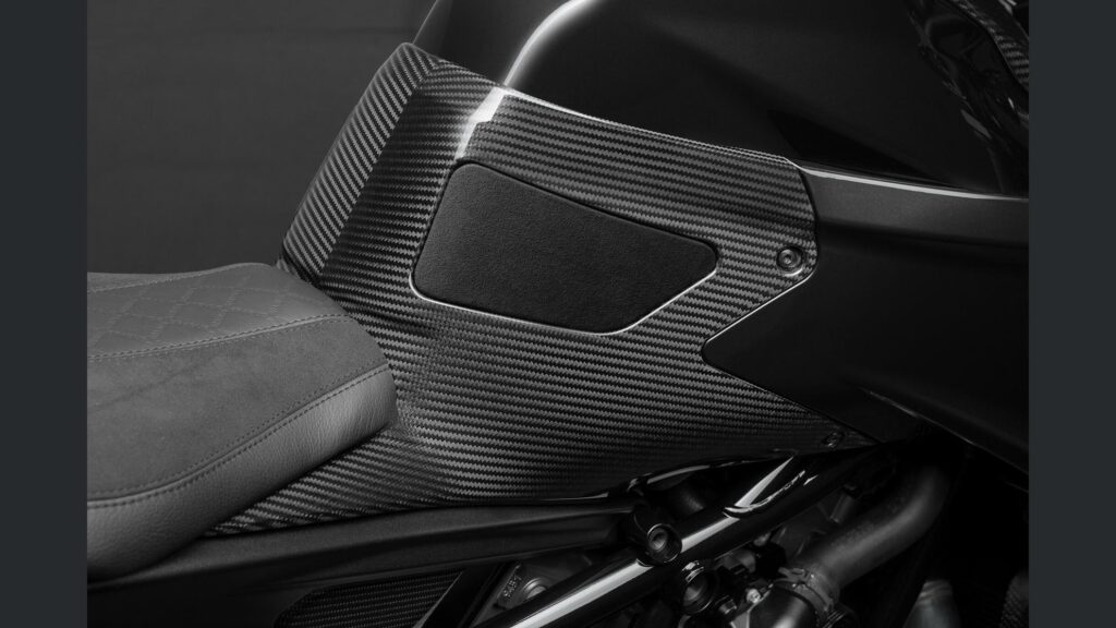 seulement 100 exemplaires ce missile autrichien retravaillé par brabus promet des sensations dignes d’une hypercar 28
