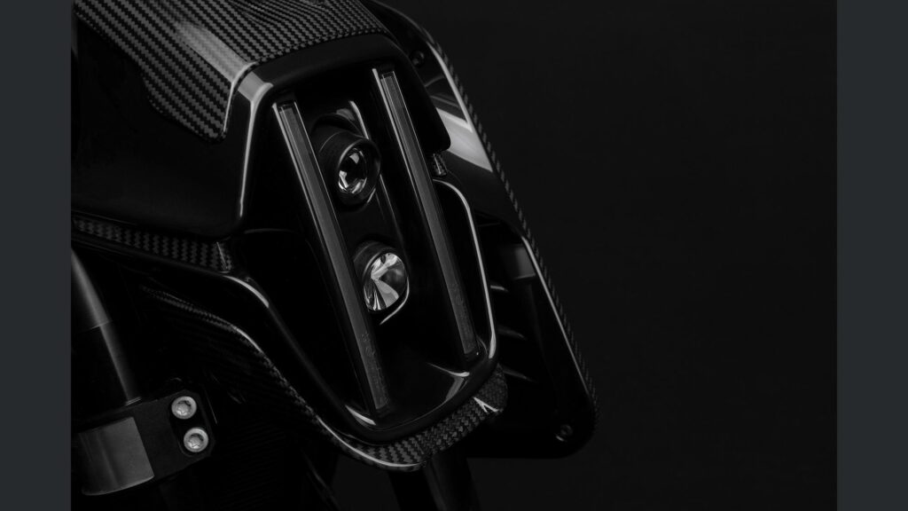 seulement 100 exemplaires ce missile autrichien retravaillé par brabus promet des sensations dignes d’une hypercar 29