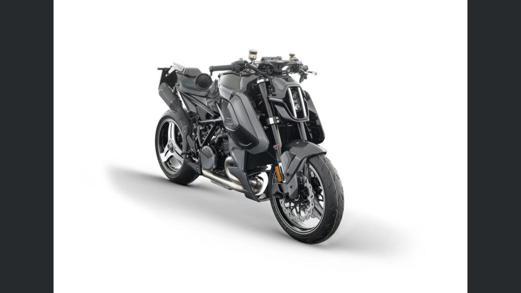 seulement 100 exemplaires ce missile autrichien retravaillé par brabus promet des sensations dignes d’une hypercar 9
