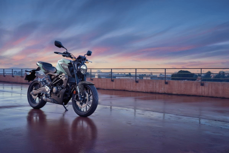 autonomie xxl, équipement haut de gamme la honda cb125r 2026 met la barre très haut