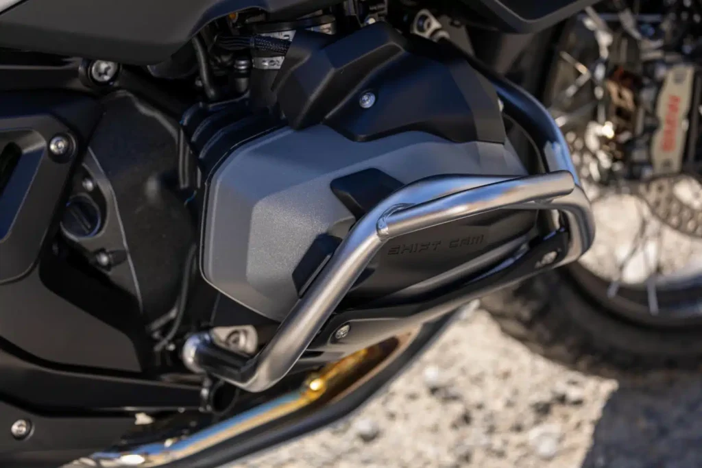 bmw dévoile sa nouvelle r 1300 gs adventure avec boîte auto asa et voyages sans effort 14