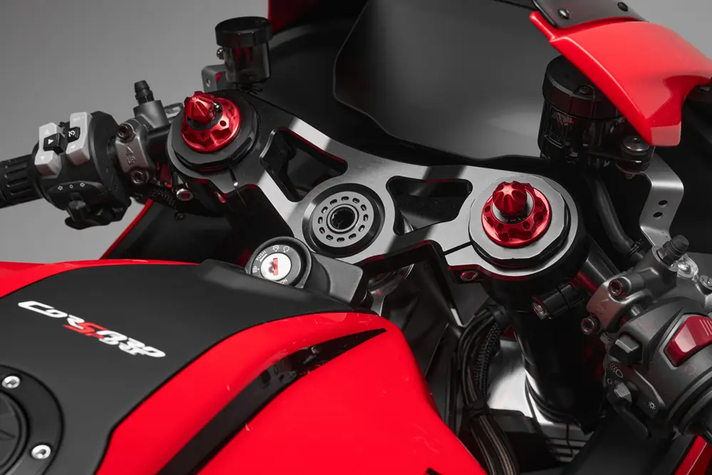 ce nouveau missile italien veut bousculer les japonaises la moto morini corsaro sport 750 v twin arrive en europe avec look de motogp et pneu arrière de superbike 16