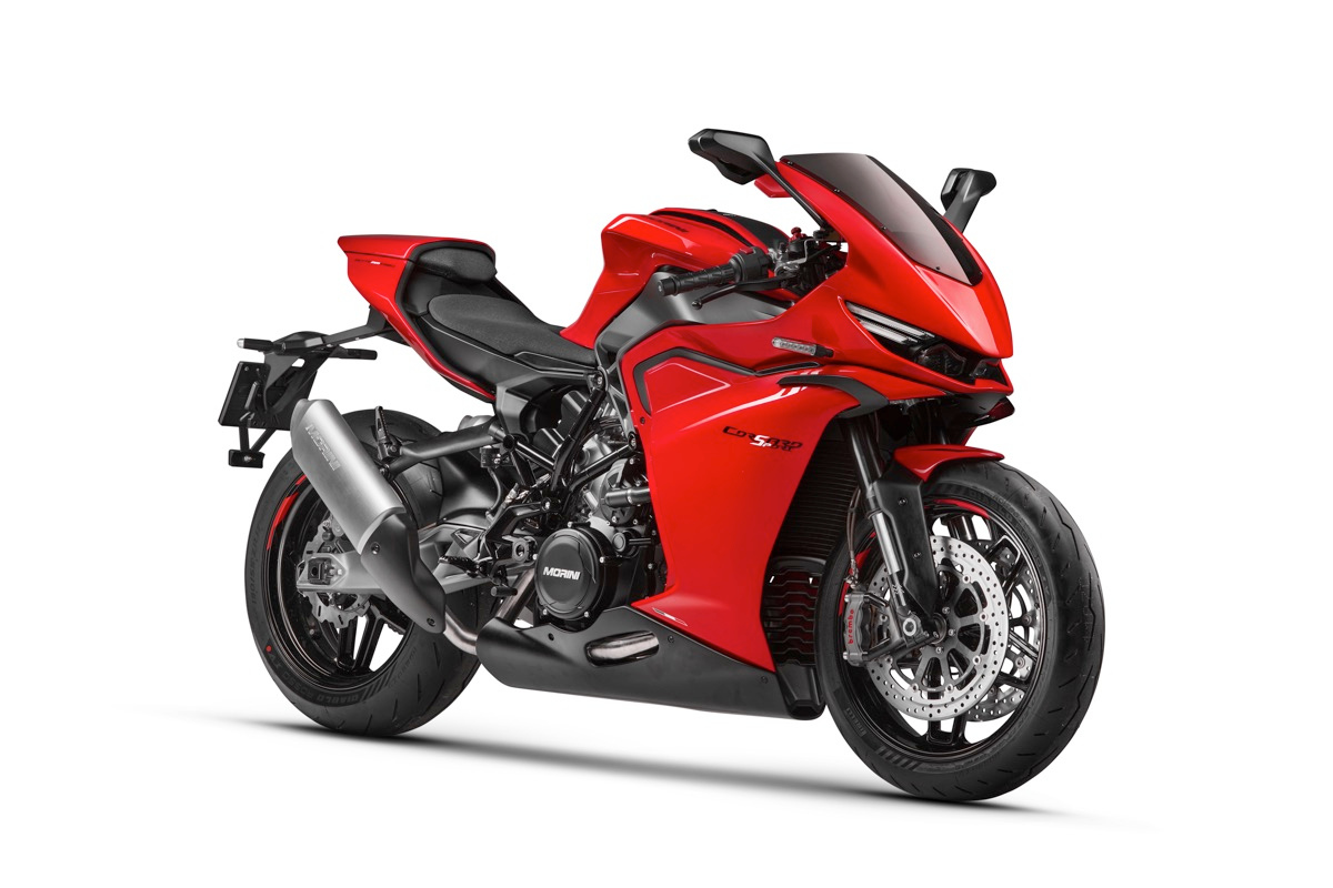 ce nouveau missile italien veut bousculer les japonaises la moto morini corsaro sport 750 v twin arrive en europe avec look de motogp et pneu arrière de superbike