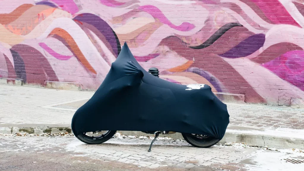 cet hiver, ce réflexe que tout le monde a avec sa moto dans le garage peut détruire le moteur ce que révèle la fumée blanche à l’échappement 1