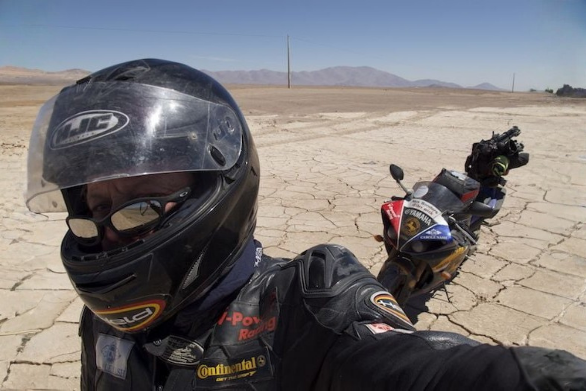 cet homme a failli mourir en parcourant le monde à moto, sur une yamaha r1, en 19 jours un périple épique de 30 000 km sur une sportive