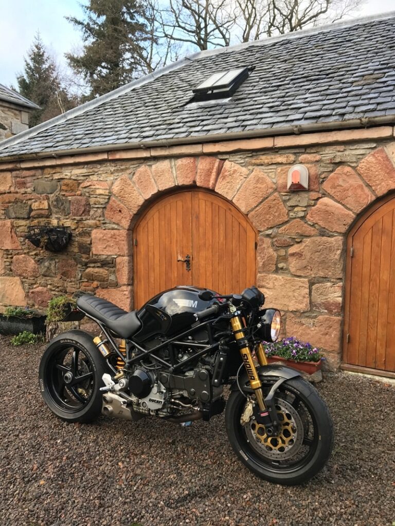 cette ducati personnalisée prouve qu’avec quelques modifications bien pensées, on sublime une légende 6