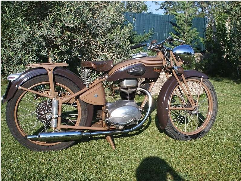 cette marque française dominait l'europe de la moto, se vendant même mieux que vespa jusque dans les années 80 et sa fin tragique 3