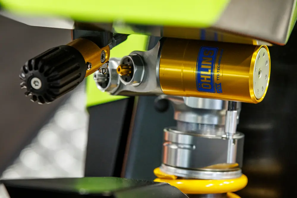 cette moto électrique tout droit sortie de la science fiction arrive en europe 17