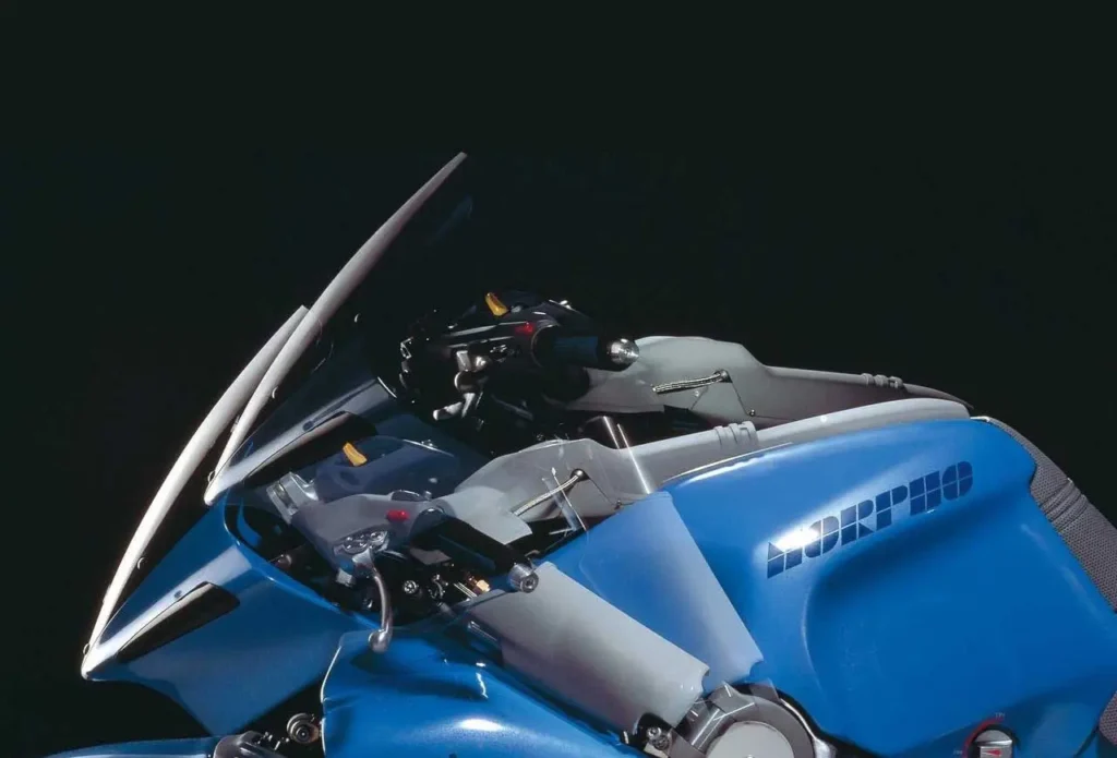 cette moto yamaha des années 80 s’adaptait au corps du pilote et pouvait filer à 300 kmh mais personne n’en a voulu 4