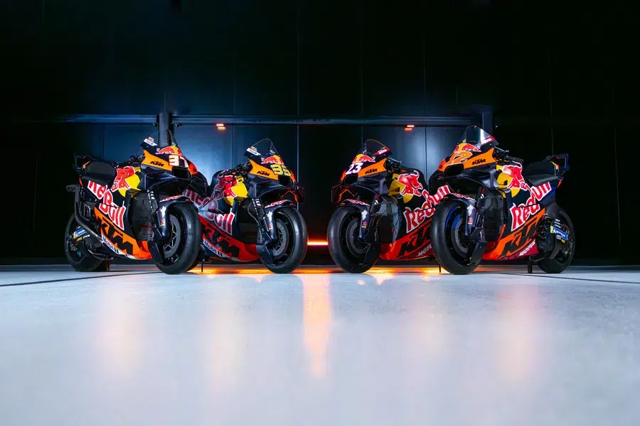 changement historique en motogp avant même l’interdiction des 1 000 cm³ et des gadgets aéros, ktm dégaine un 850 cm³ testé à jerez qui fait taire les sceptiques 1