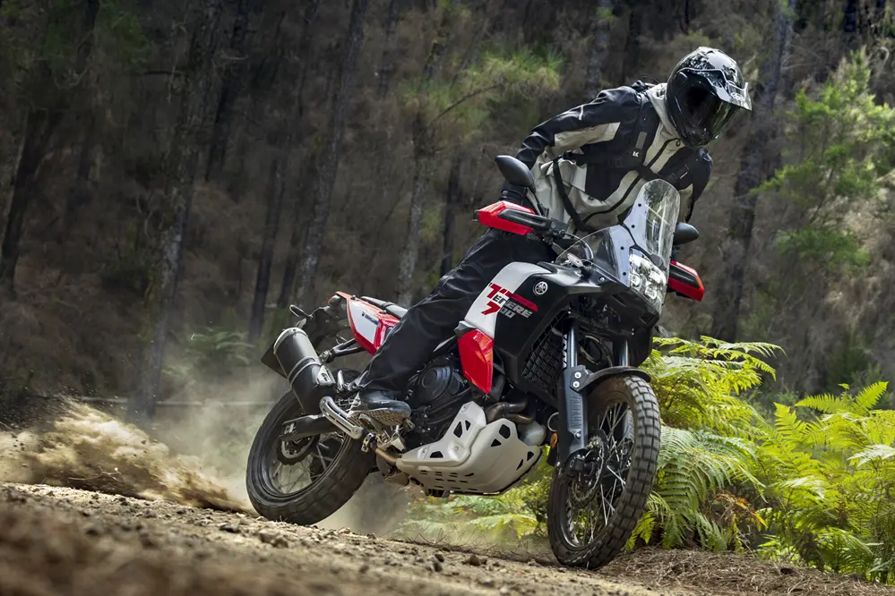 essence plutôt qu’électrique yamaha défie la tendance avec une nouvelle r1 plus radicale et une ténéré 3 cylindres taillée pour l’off road hardcore 2