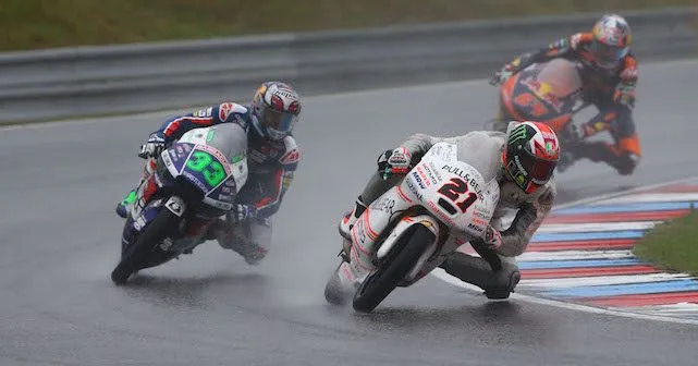 il y a 10 ans, peugeot gagnait une course en moto3… mais la marque n’y a jamais cru et a quitté le mondial comme si rien ne s’était passé 6