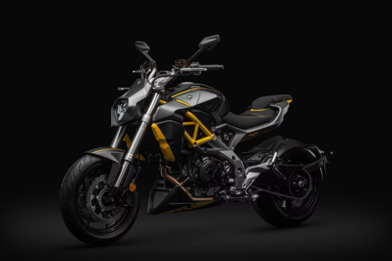 la chine vient de sortir sa réponse à la ducati diavel la cyclone ra1000, un v twin de 996 cm³ inspiré de l’aprilia shiver qui débarque enfin quatre ans après le concept ra9
