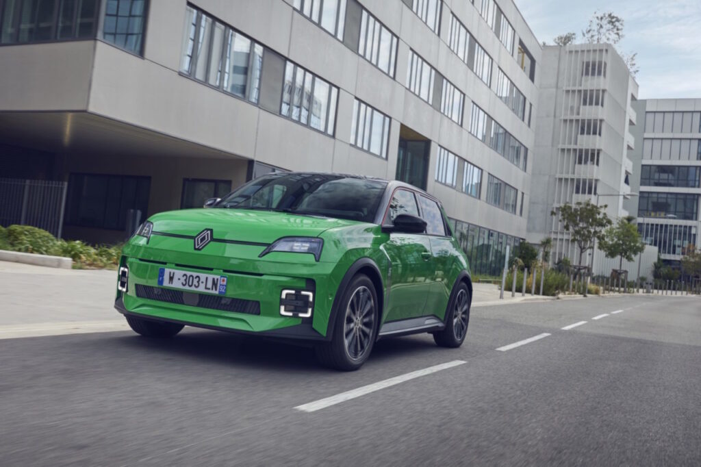 la future “fiesta” sera française ford va produire sa nouvelle petite électrique aux côtés de la renault 5 dans l’usine de douai 4