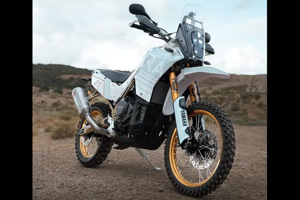 la moto d'aventure la plus bestiale au monde est cette yamaha ténéré très spéciale, préparée par un mécanicien légendaire du motogp 8