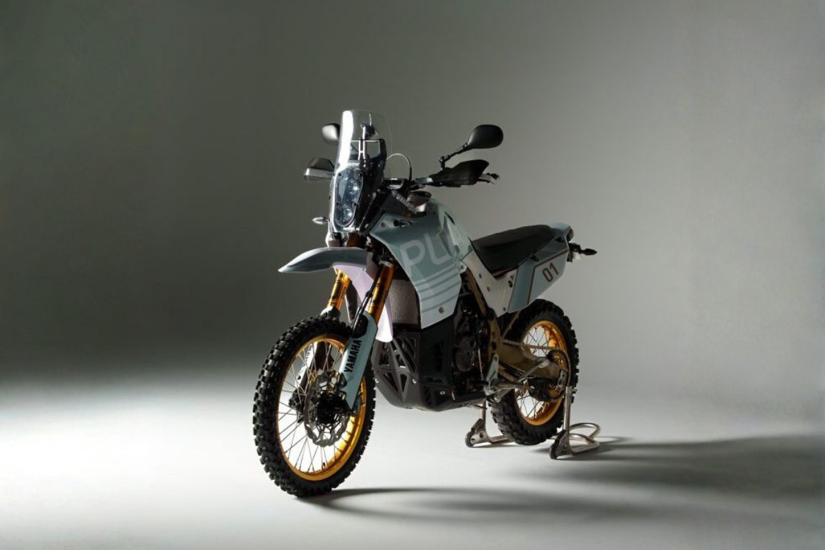 la moto d'aventure la plus bestiale au monde est cette yamaha ténéré très spéciale, préparée par un mécanicien légendaire du motogp