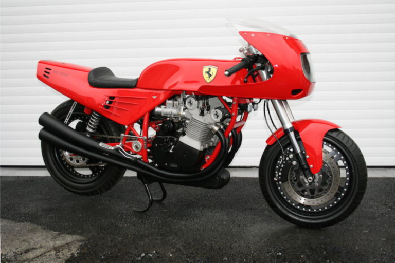 la moto ferrari a bel et bien existé sa construction a duré 24 ans et elle a coûté plus cher qu'un yacht pour finir en échec total