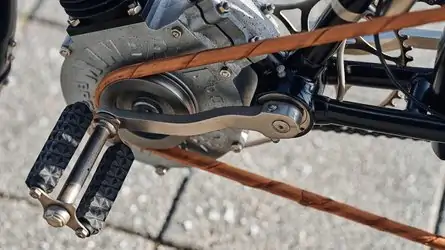 perdue depuis plus de 100 ans, la première moto triumph refait surface par hasard et devient la nouvelle pièce maîtresse du musée de la marque 11