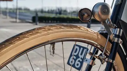 perdue depuis plus de 100 ans, la première moto triumph refait surface par hasard et devient la nouvelle pièce maîtresse du musée de la marque 6