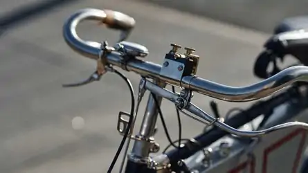 perdue depuis plus de 100 ans, la première moto triumph refait surface par hasard et devient la nouvelle pièce maîtresse du musée de la marque 9