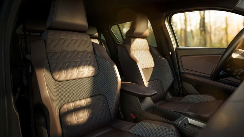 renault croit tenir son nouveau carton une 4l moderne, 4 roues motrices, mode terrain dédié et look rétro, la 4 savane 4x4 veut conquérir le nord de l’europe 17