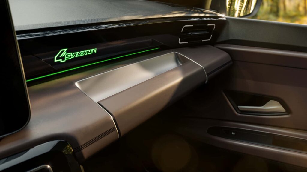 renault croit tenir son nouveau carton une 4l moderne, 4 roues motrices, mode terrain dédié et look rétro, la 4 savane 4x4 veut conquérir le nord de l’europe 18
