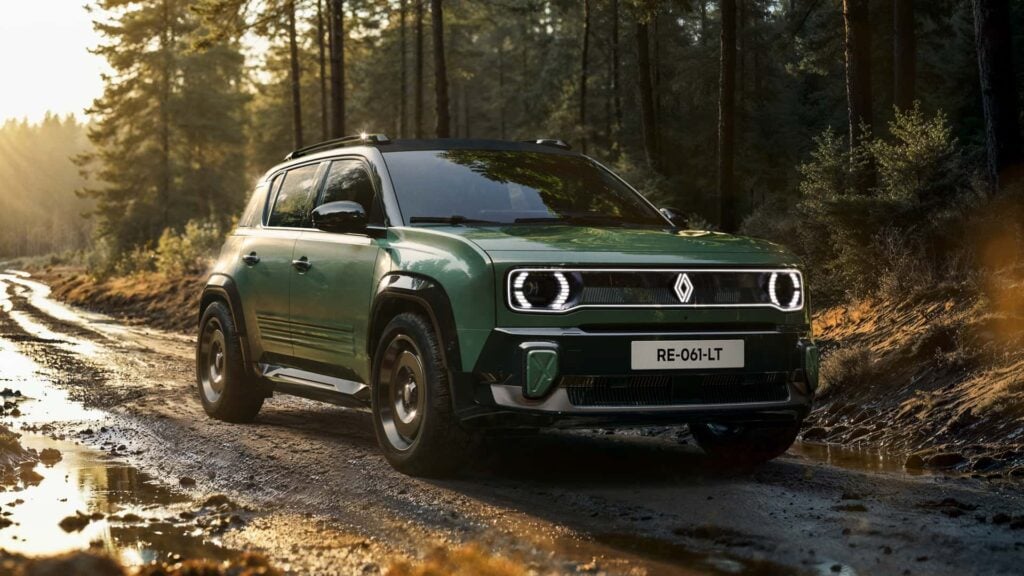 renault croit tenir son nouveau carton une 4l moderne, 4 roues motrices, mode terrain dédié et look rétro, la 4 savane 4x4 veut conquérir le nord de l’europe 4