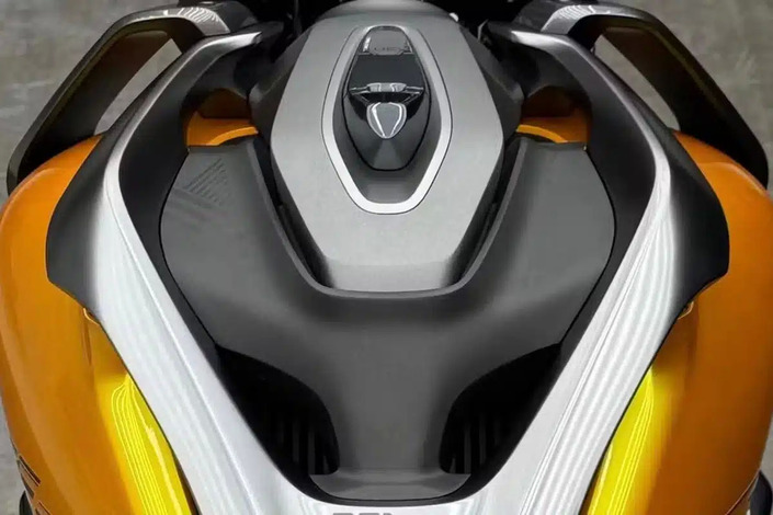 sous ses airs de film de science fiction, ce cruiser chinois cache peut être la prochaine moto de série la plus radicale 2
