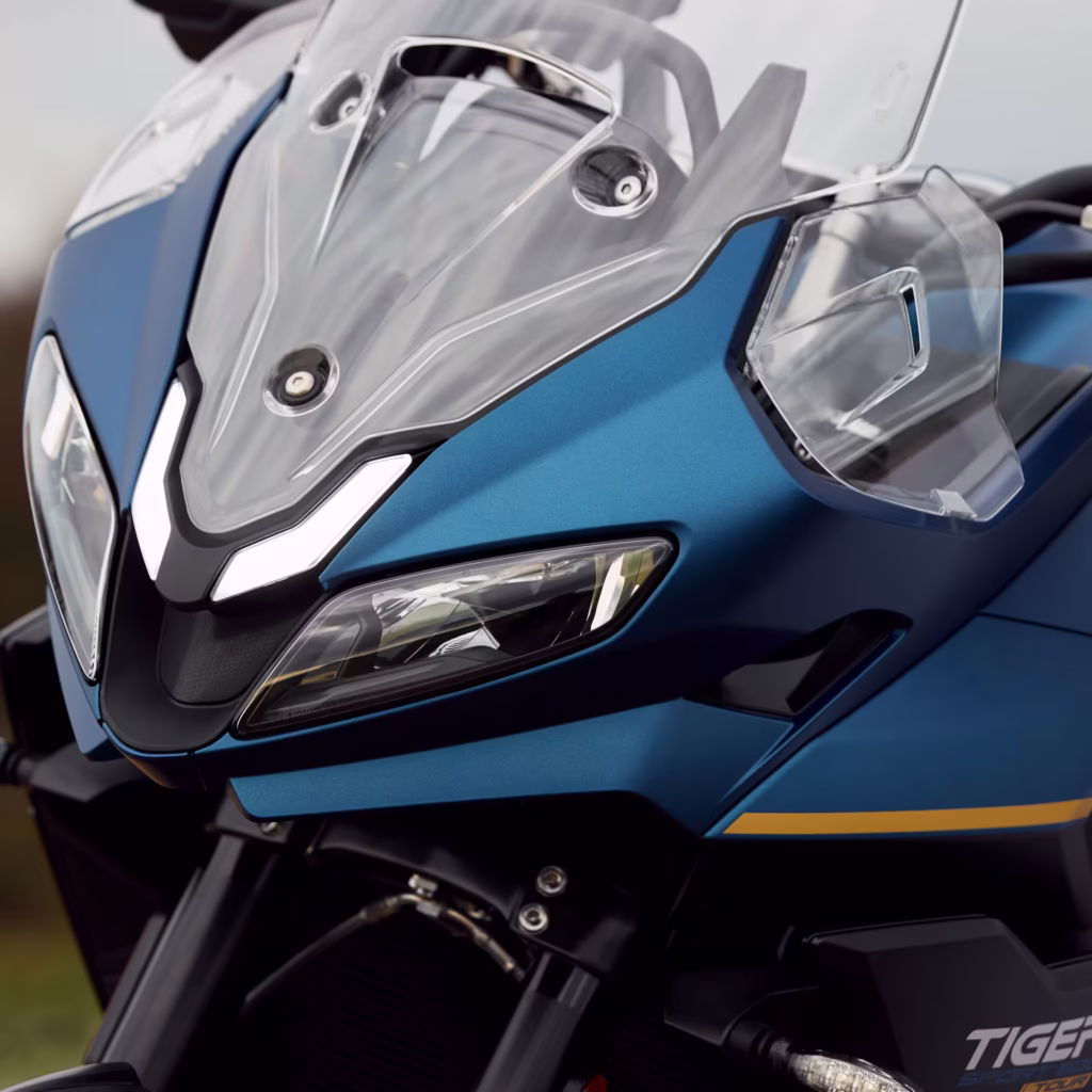 triumph sort enfin le trail sport gt que tout le monde attendait cette tiger sport 800 tour arrive d’origine avec valises, top case et poignées chauffantes pour avaler l’europe 10