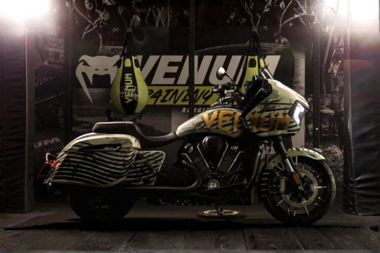 vous pensiez avoir tout vu en éditions spéciales l’indian challenger venum mélange bagger de 1 800 cm³ et esprit cage de mma, avec un look qu’on croirait sorti de l’octogone