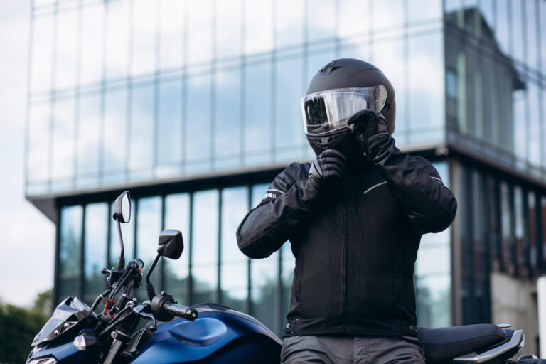 En 2026, votre casque de moto va vraiment changer : Mips et Koroyd s’allient pour protéger votre cerveau là où aucun fabricant n’y arrivait jusqu’ici