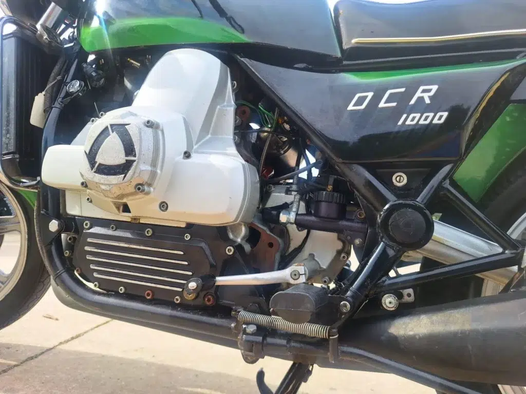 cette moto wankel de 1 000 cc n’a été produite qu’à 38 exemplaires une van veen ocr1000 en état d’origine part à las vegas et pourrait dépasser les 100 000 € 10