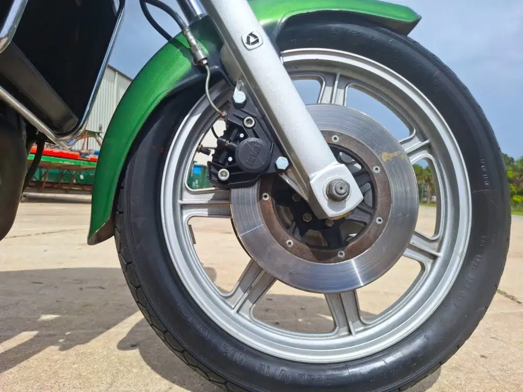 cette moto wankel de 1 000 cc n’a été produite qu’à 38 exemplaires une van veen ocr1000 en état d’origine part à las vegas et pourrait dépasser les 100 000 € 22