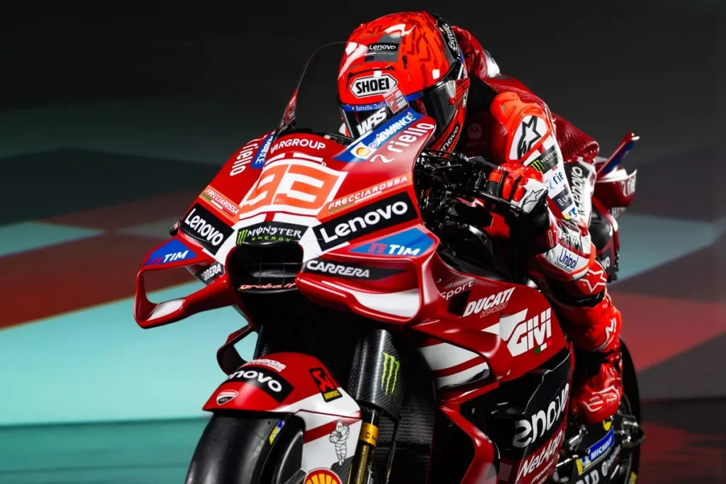 ducati dévoile son rouge du centenaire en motogp 2026, et marc márquez vise enfin un huitième titre historique 14