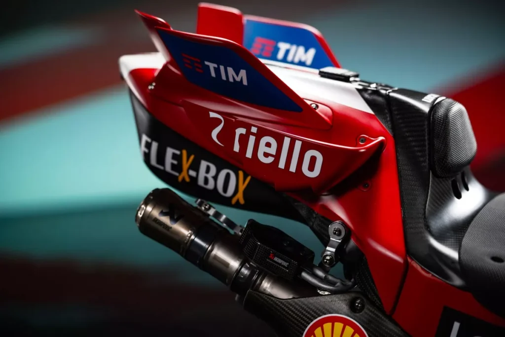 ducati dévoile son rouge du centenaire en motogp 2026, et marc márquez vise enfin un huitième titre historique 19