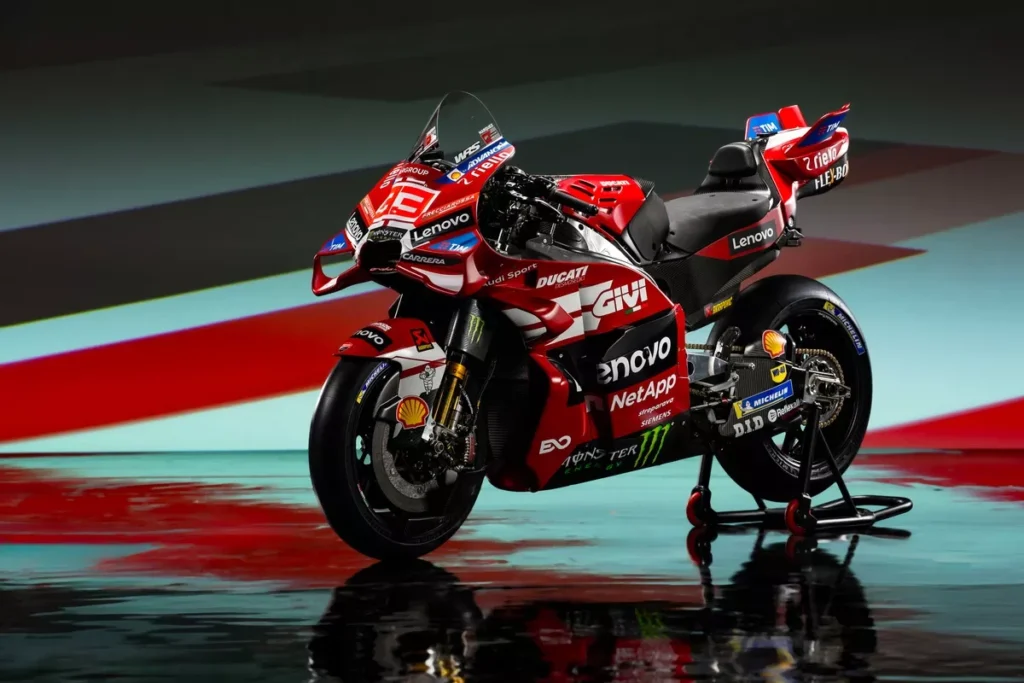 ducati dévoile son rouge du centenaire en motogp 2026, et marc márquez vise enfin un huitième titre historique 5
