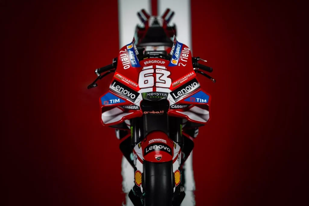 ducati dévoile son rouge du centenaire en motogp 2026, et marc márquez vise enfin un huitième titre historique 6
