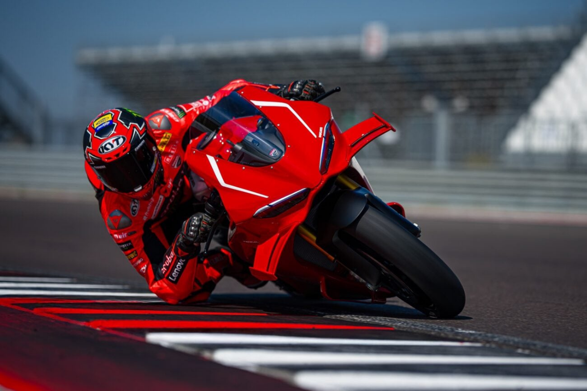 ducati prépare une boîte de vitesses venue de motogp qui pourrait mettre fin aux faux points morts sur les motos de route