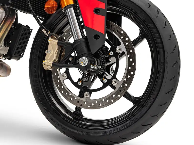 endettée à plus de 130 millions d’euros, fantic sort la stealth 500 ce roadster ultra léger veut prouver que la marque n’a pas dit son dernier mot 8