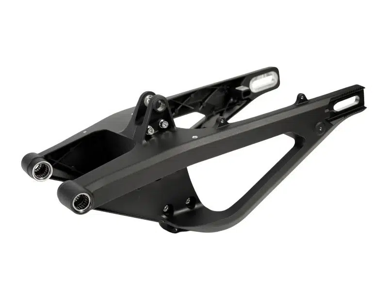 endettée à plus de 130 millions d’euros, fantic sort la stealth 500 ce roadster ultra léger veut prouver que la marque n’a pas dit son dernier mot 9