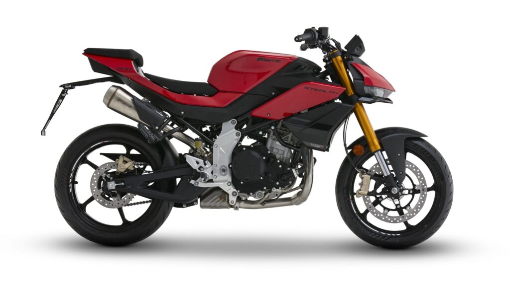 fanic rouge jaune