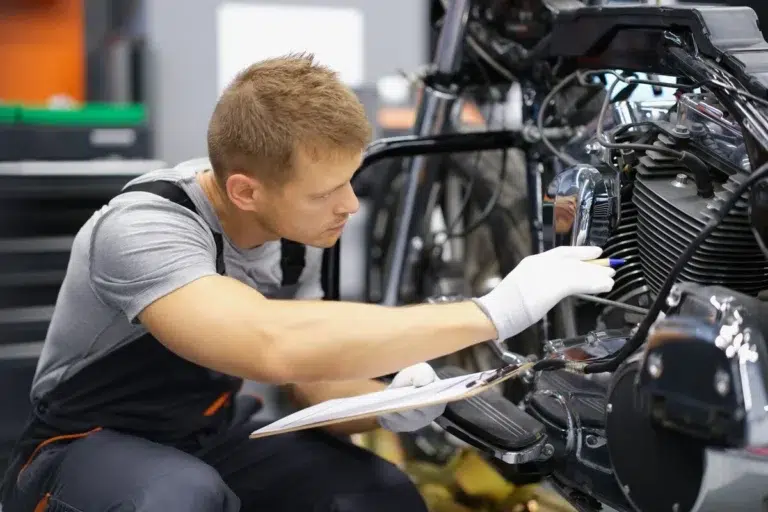 l’europe veut imposer le contrôle technique moto à tout prix, mais les chiffres prouvent que ça ne sauve presque aucune vie
