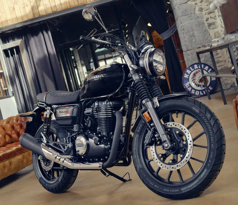 personne ne l’attendait là la honda gb350s explose les ventes en 2025, reprend son trône de moderne classique et relègue bsa et triumph à la figuration 4