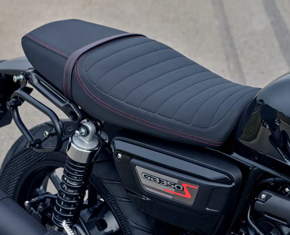 personne ne l’attendait là la honda gb350s explose les ventes en 2025, reprend son trône de moderne classique et relègue bsa et triumph à la figuration 9