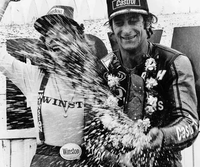 ce génie de la vitesse qui a traversé l’atlantique en fourgonnette pour défier les meilleurs et a fini “champion sans couronne” dans un atelier de menuiserie 1