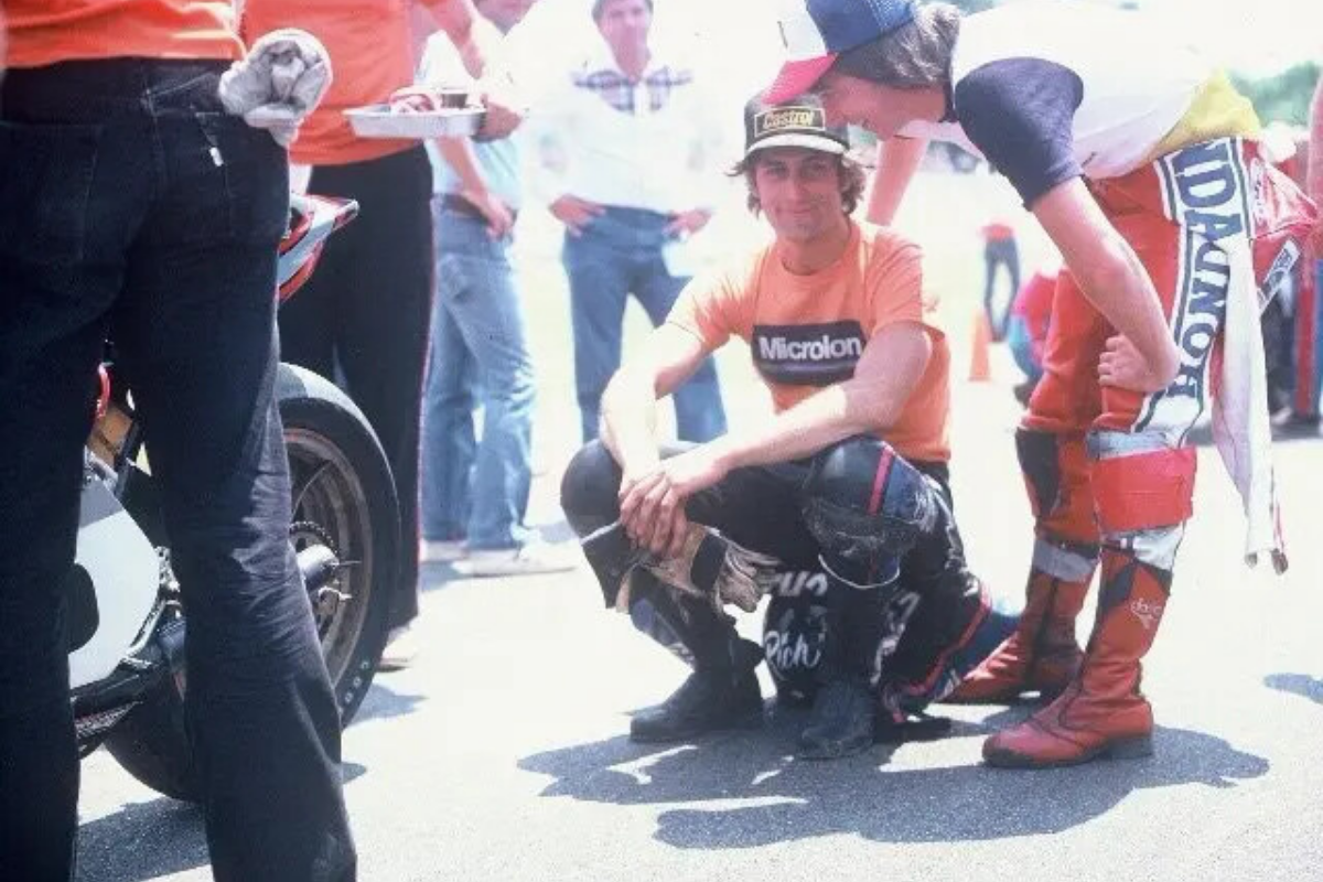 ce génie de la vitesse qui a traversé l’atlantique en fourgonnette pour défier les meilleurs et a fini “champion sans couronne” dans un atelier de menuiserie